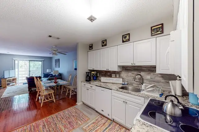 Kitchen at Fiddler’s Cove 15K